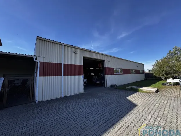 Pronájem výrobních prostor, Radhošť, 450 m2