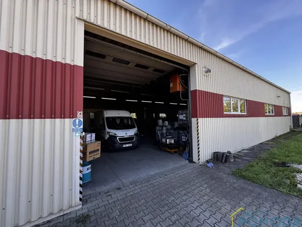 Pronájem výrobních prostor, Radhošť, 450 m2