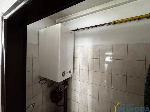 Pronájem výrobních prostor, Radhošť, 450 m2