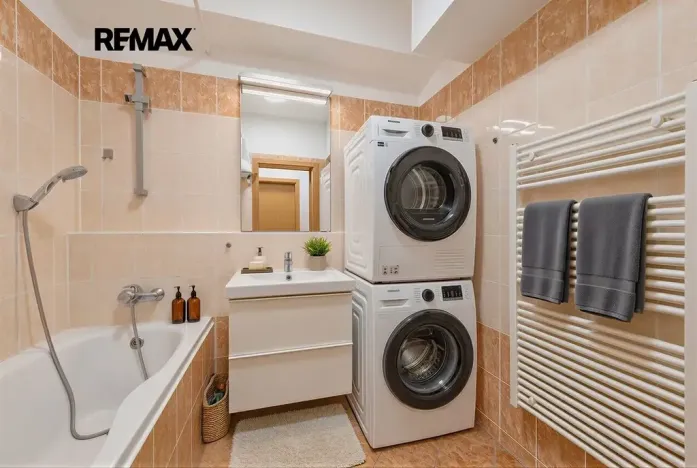 Prodej bytu 3+kk, Praha - Kyje, Sicherova, 79 m2
