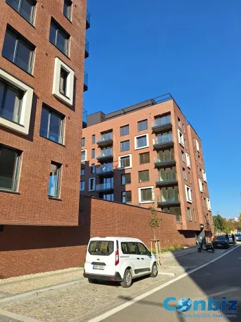 Pronájem bytu 1+kk, Praha - Karlín, Švarcova, 31 m2