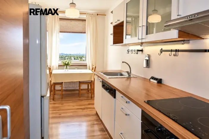 Prodej bytu 3+1, Praha - Troja, Krynická, 65 m2