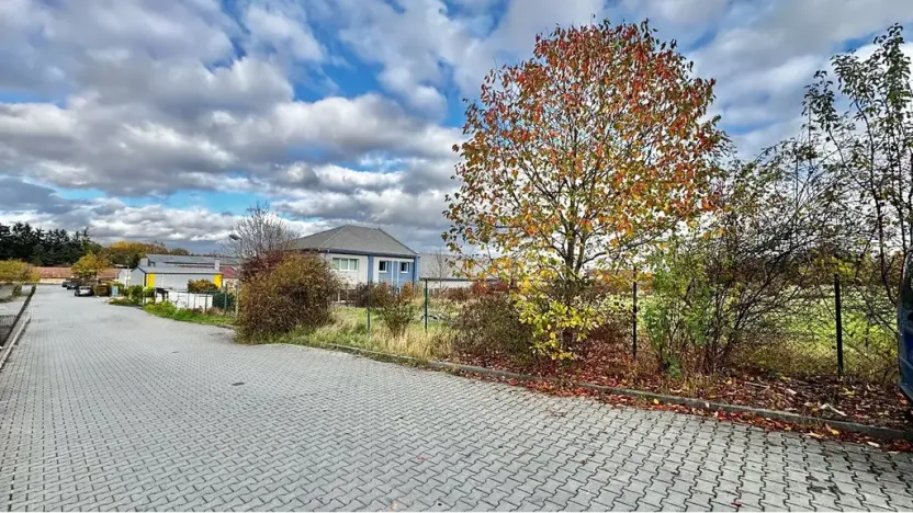 Prodej komerčního pozemku, Tachlovice, 6000 m2