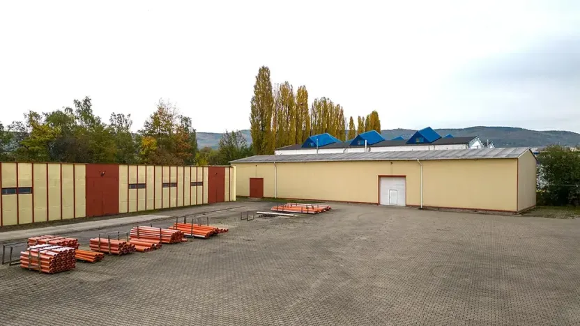 Pronájem obchodního prostoru, Teplice, Zemská, 5600 m2