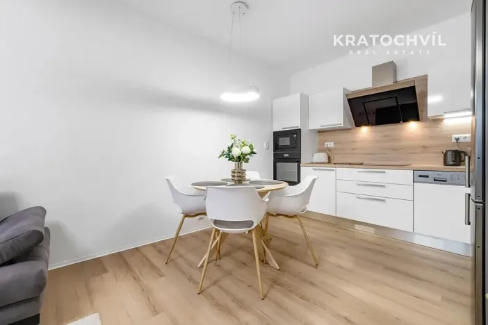 Pronájem bytu 2+kk, Vestec, U Strouhy, 41 m2