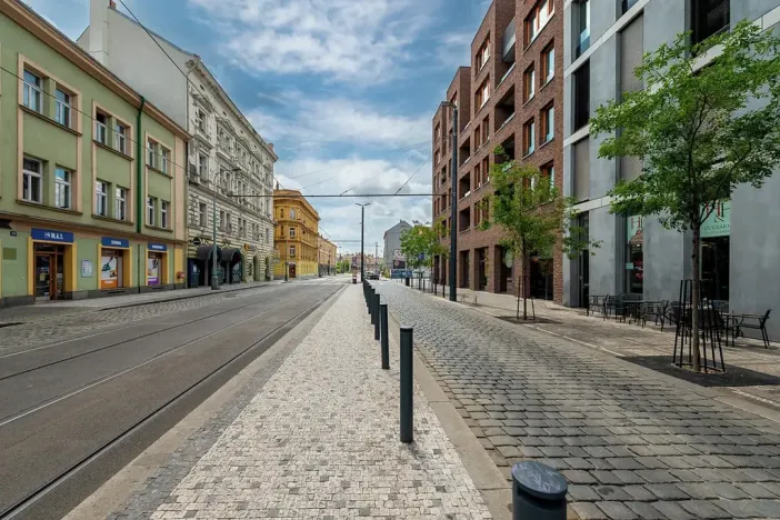 Pronájem garážového stání, Praha - Smíchov, Nádražní, 13 m2