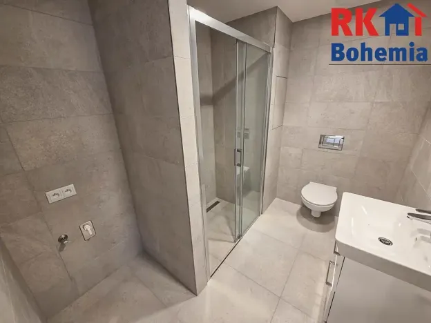 Pronájem bytu 1+kk, Praha - Dolní Počernice, 45 m2