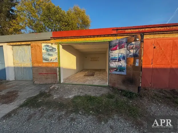 Prodej garáže, Uherský Brod, 18 m2