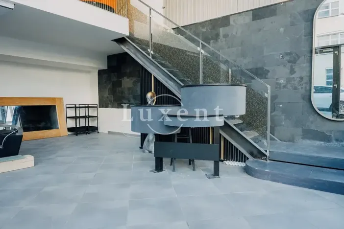 Pronájem obchodního prostoru, Praha - Žižkov, Jeseniova, 105 m2
