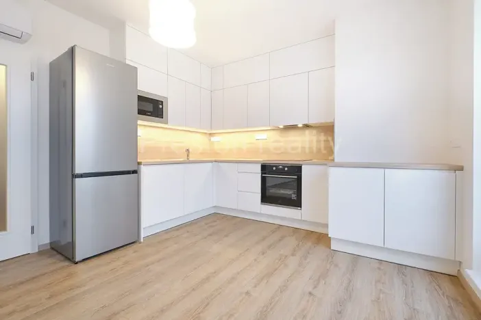 Pronájem bytu 4+kk, Praha - Kbely, Sedlářova, 91 m2