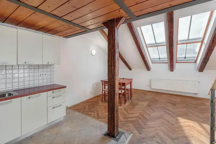 Prodej bytu 2+kk, Praha - Smíchov, Plzeňská, 63 m2