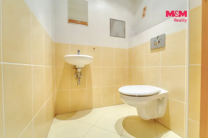 Pronájem bytu 2+kk, Praha, Sazovická, 47 m2