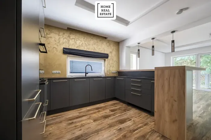 Prodej bytu 2+kk, Karlovy Vary, Šumavská, 75 m2