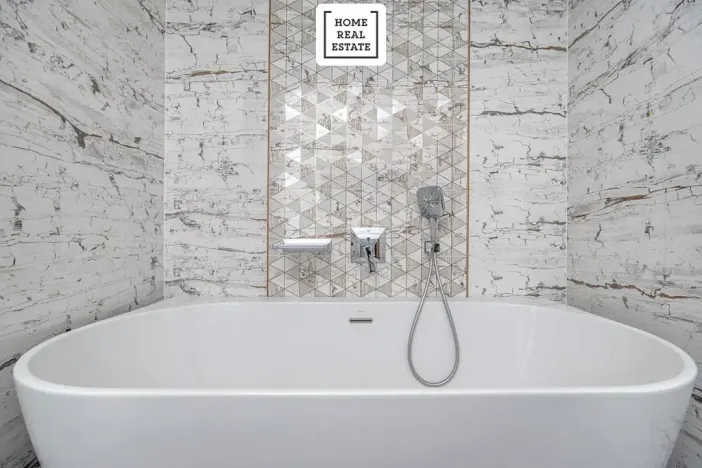 Prodej bytu 2+kk, Karlovy Vary, Šumavská, 75 m2