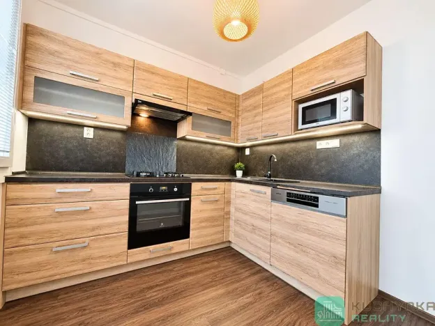 Pronájem bytu 3+1, Osek, Hrdlovská, 80 m2