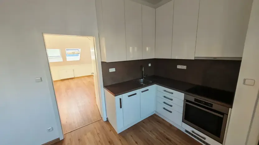 Pronájem bytu 1+1, Praha - Nové Město, Růžová, 56 m2
