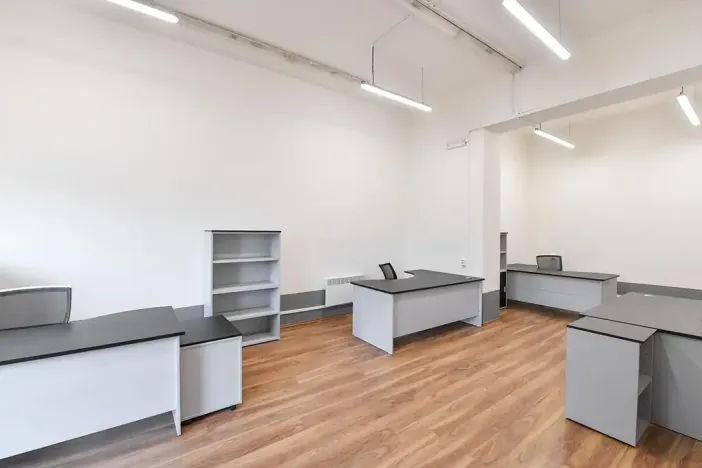 Prodej obchodního prostoru, Praha - Horní Počernice, Komárovská, 210 m2
