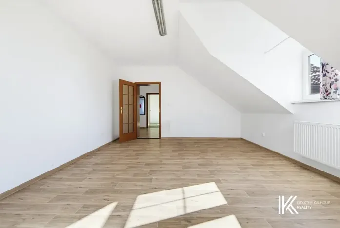 Prodej ubytování, Hrochův Týnec, 356 m2