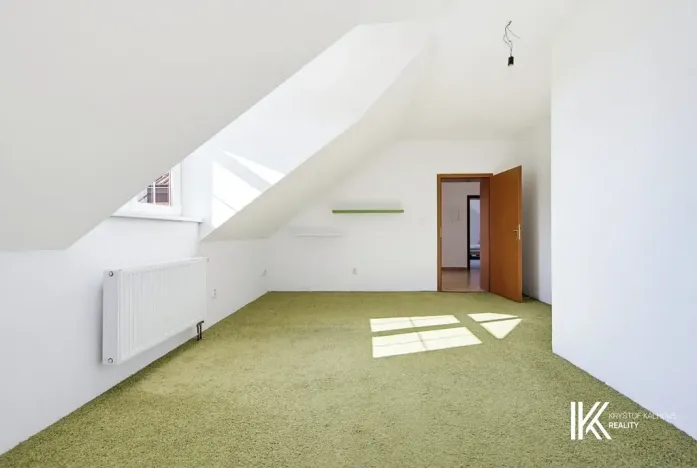 Prodej kanceláře, Hrochův Týnec, 356 m2