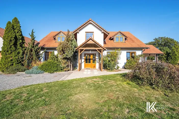 Prodej rodinného domu, Hrochův Týnec, 356 m2
