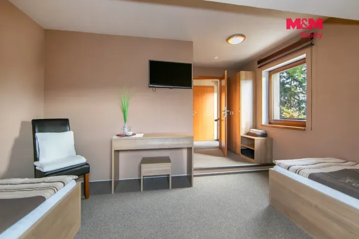 Prodej ubytování, Kladruby, Husova, 900 m2