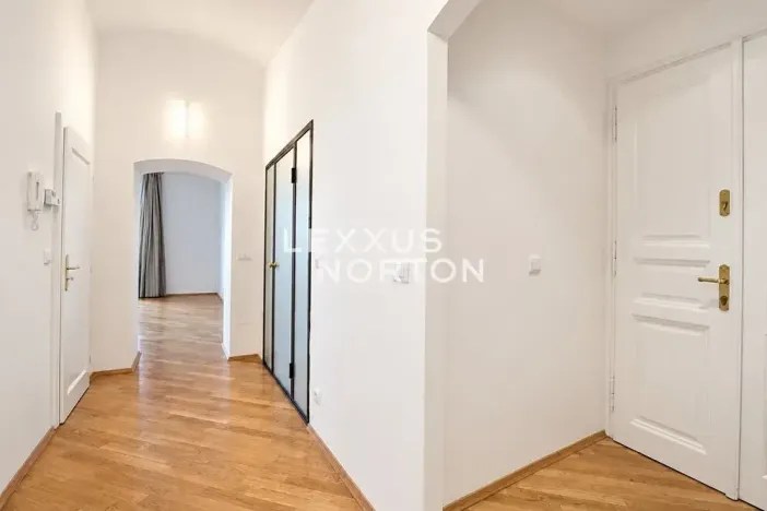 Pronájem bytu 4+1, Praha - Nové Město, Odborů, 100 m2