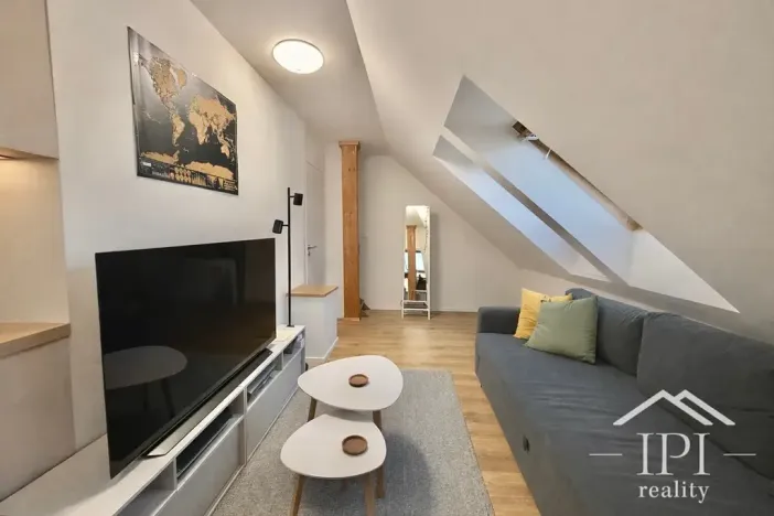 Prodej bytu 2+kk, Praha - Holešovice, Komunardů, 53 m2