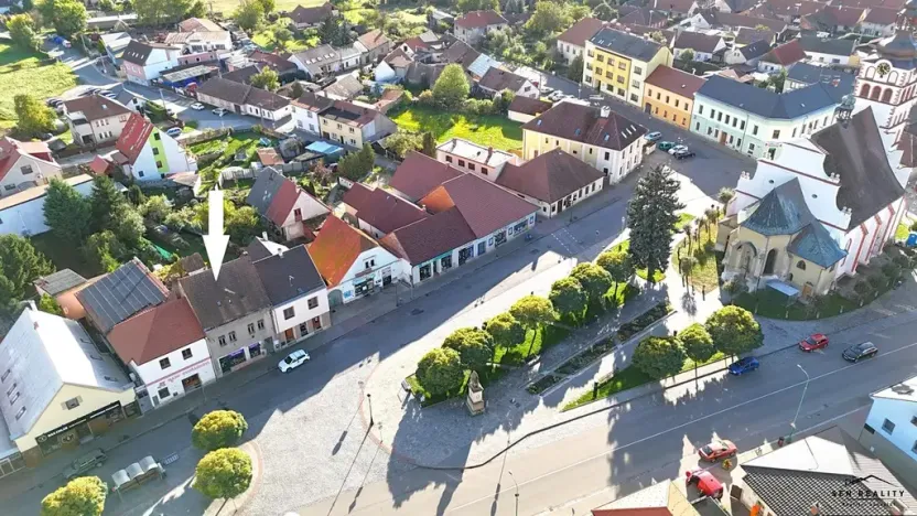 Prodej komerční nemovitosti, Chlumec nad Cidlinou, Klicperovo náměstí, 262 m2