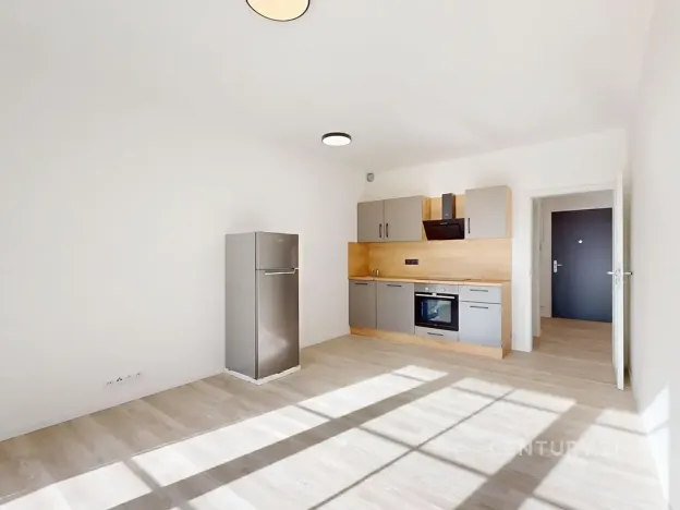 Pronájem bytu 1+kk, Praha - Kbely, Mladoboleslavská, 27 m2