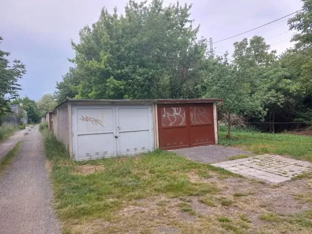 Pronájem garáže, Brno, Jehnická, 16 m2