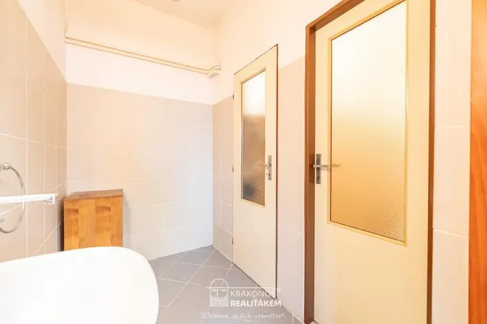Pronájem komerční, Hranice - Hranice I-Město, Tř. 1. máje, 96 m2
