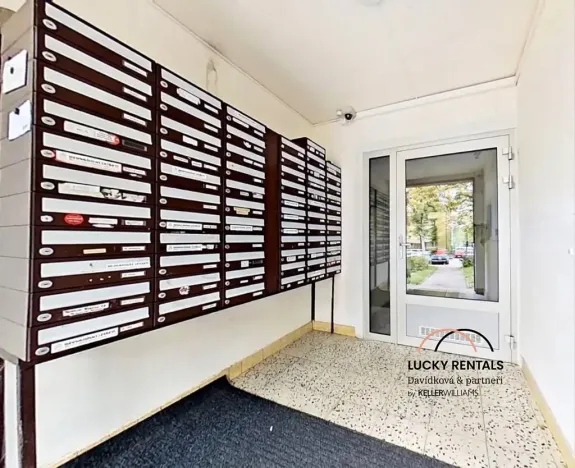 Pronájem bytu 2+kk, Praha - Černý Most, Kpt. Stránského, 43 m2
