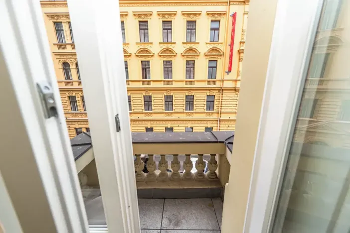 Pronájem bytu 2+kk, Praha, Tyršova, 56 m2