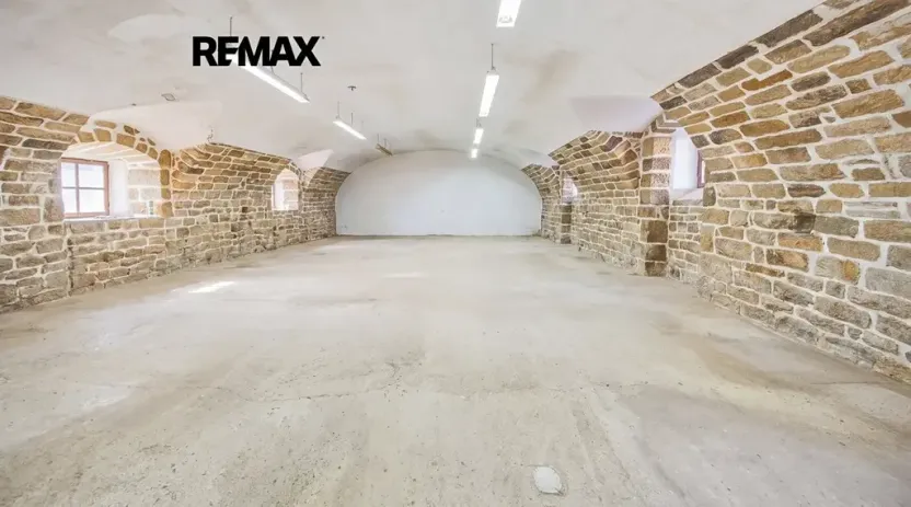 Prodej výrobních prostor, Holany, 241 m2