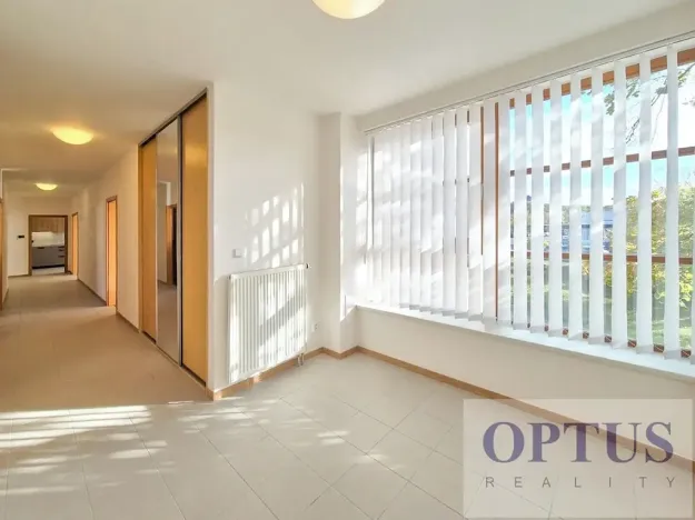 Pronájem bytu 4+1, Praha - Liboc, U silnice, 200 m2
