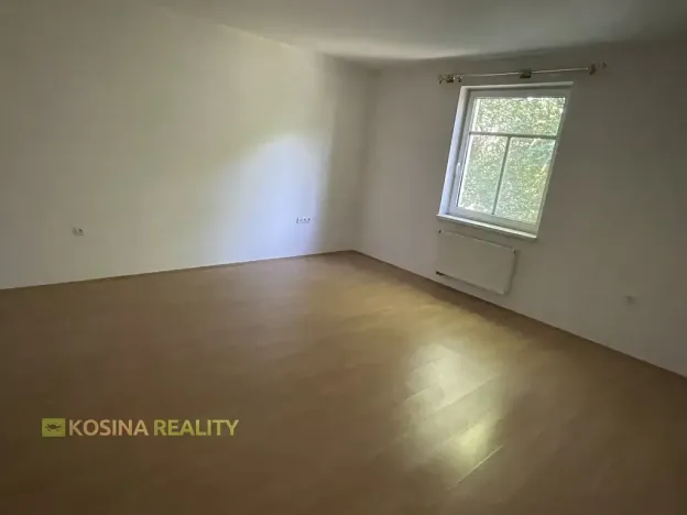 Pronájem bytu 1+1, Karlovy Vary, Závodu míru, 40 m2
