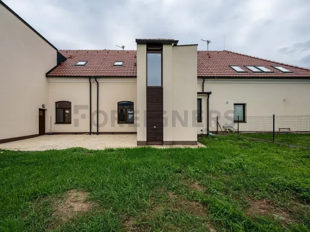 Pronájem rodinného domu, Dubany, 160 m2