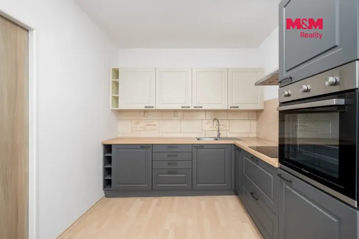 Prodej bytu 3+1, Teplice - Prosetice, Krajní, 72 m2