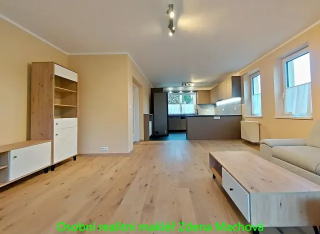 Pronájem bytu 4+kk, Sulice, Slunečná, 88 m2
