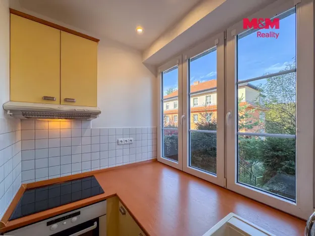 Pronájem bytu 1+1, Praha - Košíře, Píseckého, 37 m2