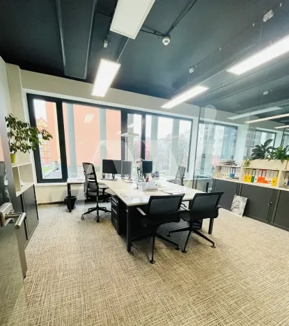 Pronájem kanceláře, Praha - Holešovice, Dělnická, 840 m2
