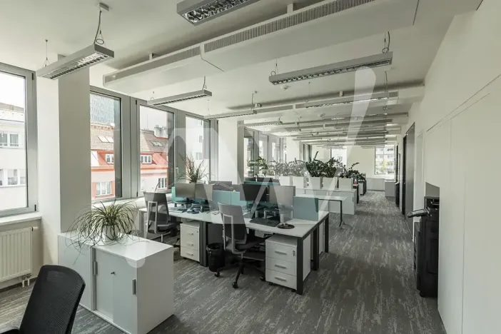Pronájem kanceláře, Praha - Nusle, Lomnického, 537 m2