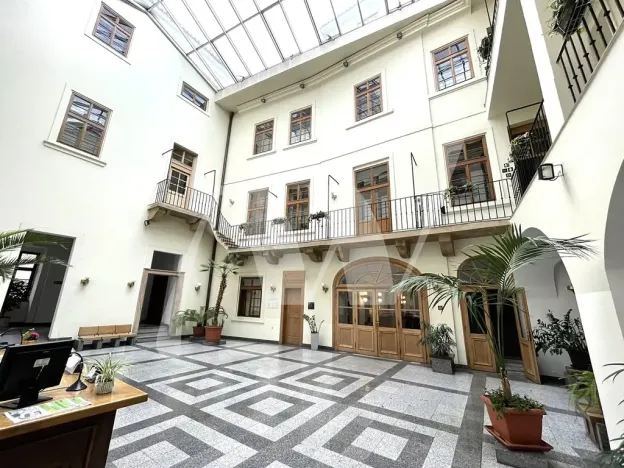 Pronájem kanceláře, Praha - Staré Město, Husova, 167 m2