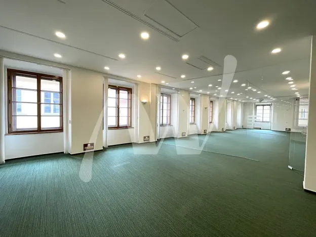 Pronájem kanceláře, Praha - Staré Město, Husova, 167 m2