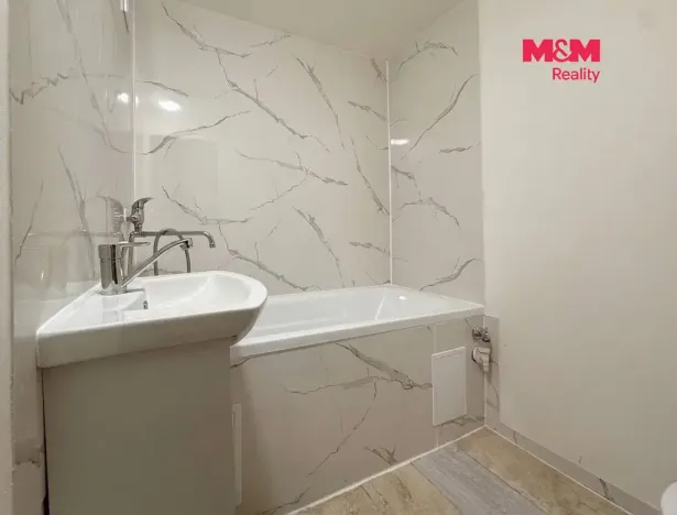 Pronájem bytu 2+1, Chomutov, Holešická, 63 m2