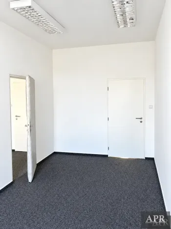 Pronájem kanceláře, Uherský Brod, Masarykovo nám., 16 m2