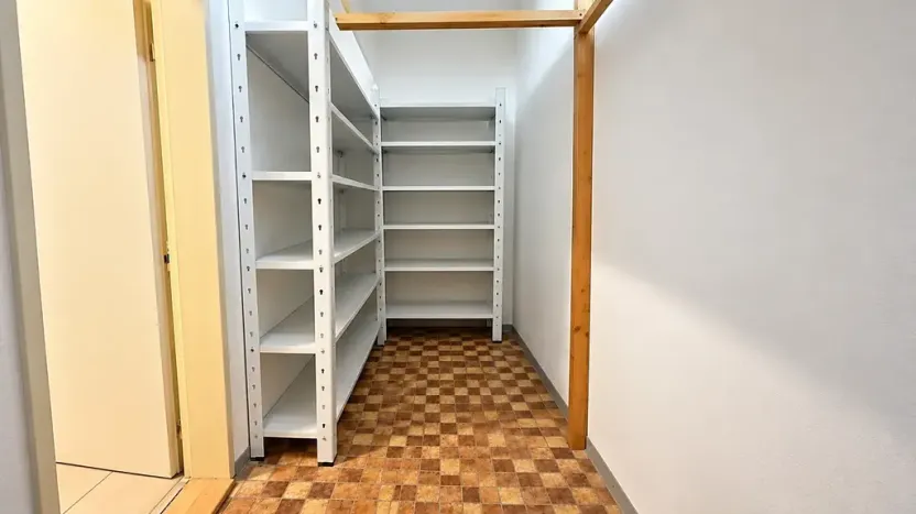 Prodej bytu 1+kk, Praha - Troja, Hnězdenská, 33 m2