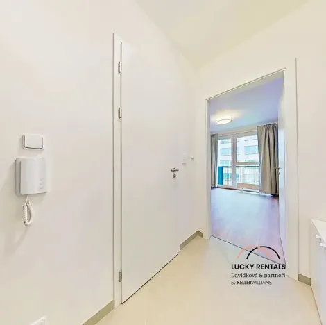 Pronájem bytu 1+kk, Kralupy nad Vltavou, Nádražní, 24 m2