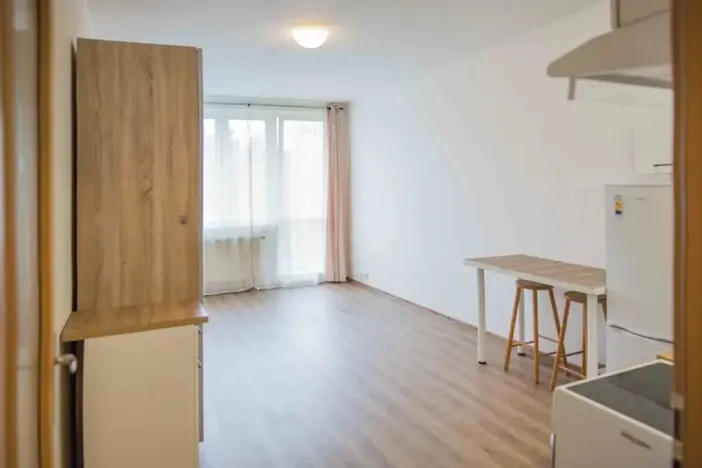 Pronájem bytu 1+kk, Praha - Kunratice, Merhoutova, 30 m2