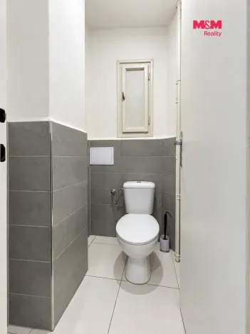 Pronájem bytu 1+kk, Praha - Vinohrady, Vinohradská, 38 m2